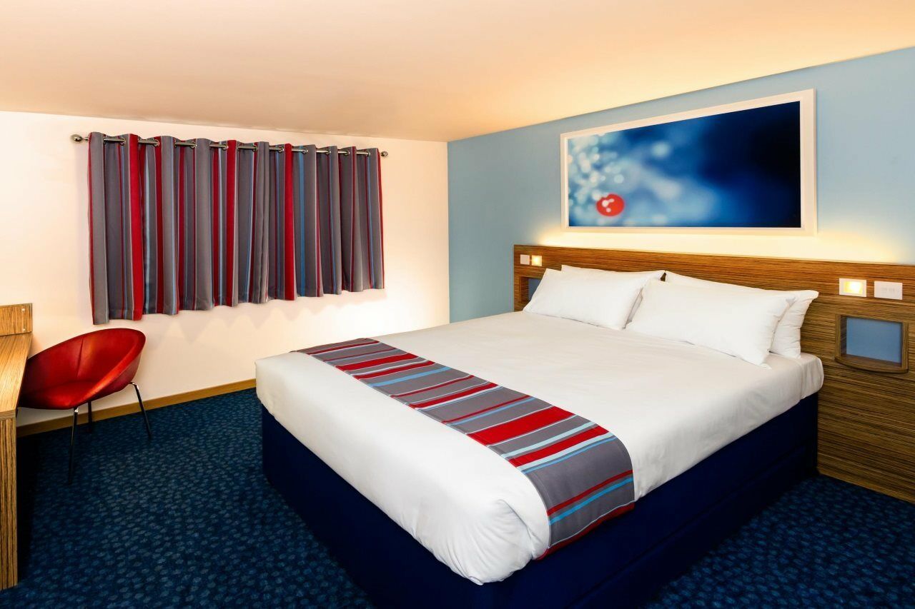 Travelodge Widnes Bagian luar foto