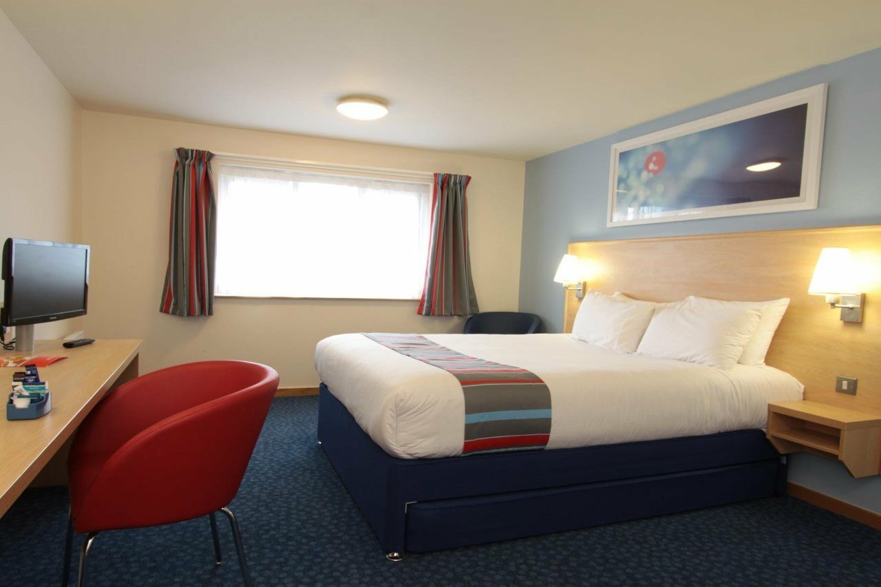 Travelodge Widnes Bagian luar foto